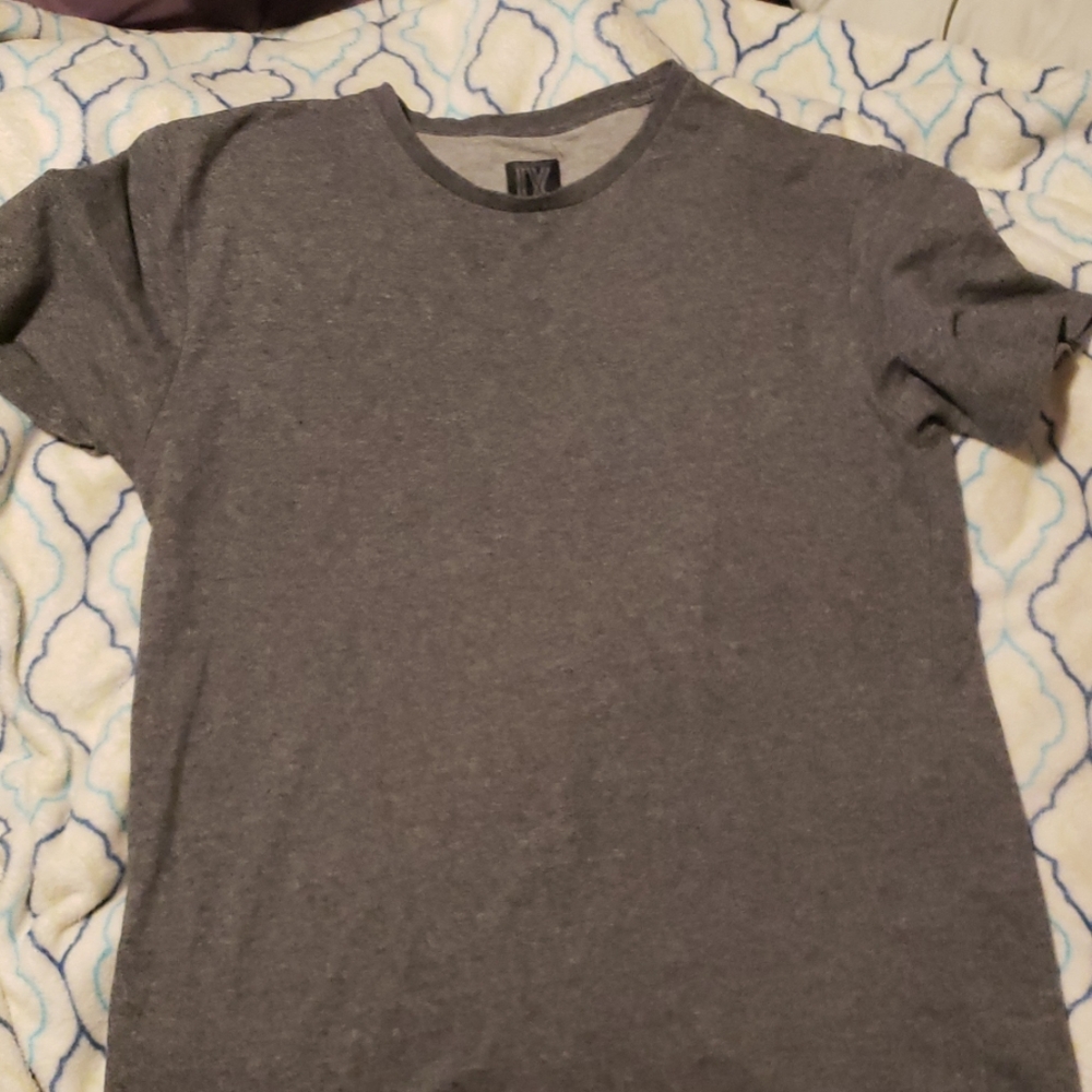 9th hall gray long tail tee-shirt.   size XL